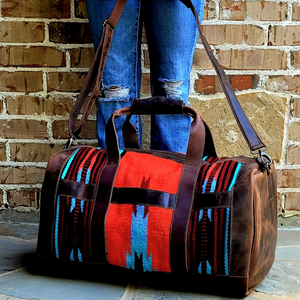Conjunto de Bolsa de Viaje Grande de Cuero Genuino Estilo Bohemio y Bolso Tote Azteca con Cierre de Cremallera, Hecho en Rajasthan - Product Image 4