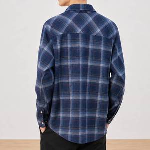 Chemise à carreaux en flanelle brossée pour homme, avec poches, manches ajustables, idéale pour l'hiver - Product Image 3