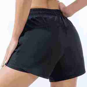 Shorts de yoga taille haute noirs pour femmes grandes tailles PIHA SPORTS avec poches, coupe décontractée, en Spandex/Nylon très extensible, idéal pour l'été - Product Image 4