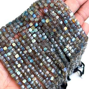 ลูกปัดลาบราโดไรต์ทรงกล่อง ลูกปัดลาบราโดไรต์ธรรมชาติ ขนาด 4-6 มม. ลูกปัดลาบราโดไรต์ทรงลูกบาศก์เหลี่ยมเพชรพลอย ลูกปัดลาบราโดไรต์ประกายสวยงาม - Product Image 4