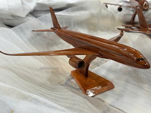 Modèle d'avion civil Airbus 350 en bois, artisanat en bois de l'usine du Vietnam / Modèle d'avion A350 en bois massif fabriqué au Vietnam - Product Image 3