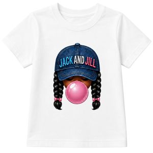 เสื้อยืดแขนสั้นสีขาวสำหรับเด็กวัยหัดเดิน พร้อมลายกราฟิก หมวก และเสื้อยืดคอกลมพิมพ์ลายฟองอากาศ สวมใส่สบาย น้ำหนักเบา เหมาะสำหรับทุกวัน แฟชั่นสำหรับเด็กผู้ชาย - Product Image 1