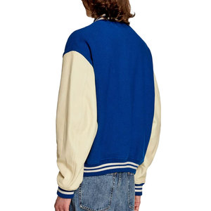 Chaqueta Universitaria Azul para Hombre con Mangas Beige y Logotipo Bordado, Estilo Preppy, Corte Regular, Ropa de Invierno, 100% Lana Ecológica - Product Image 4