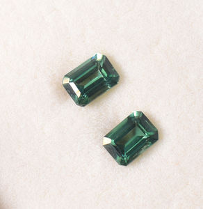 Paires d'émeraudes octogonales en tourmaline verte naturelle 7x5 mm 2,65 carats, pierres précieuses non montées pour la création de bijoux - Product Image 4