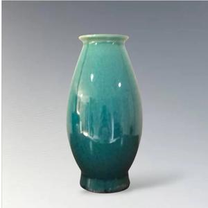Vase en céramique bleu aqua de qualité supérieure avec finition émaillée dégradée, silhouette sculptée haute et accentuation saisissante pour les intérieurs modernes - Product Image 2