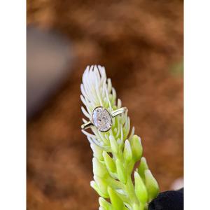Bague de fiançailles en or 14 carats avec diamant ovale de 2 carats cultivé en laboratoire, alliance minimaliste solitaire pour femme - Product Image 1