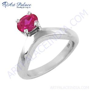 แหวนเงินพลอยเซอร์โคเนียทรงลูกบาศก์สีแดงสุดหรู - Product Image 1