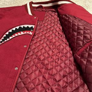 Chaqueta de béisbol de invierno Logotipo bordado Fabricante directo Alta calidad Letterman Varsity Chaquetas Stand Collar Tamaños personalizados - Product Image 4