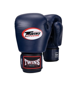 Guantes de Boxeo Twins Muay Thai Hechos a Mano con Cuero Vacuno Premium para Entrenamiento Profesional, Sparring, MMA y Artes Marciales - Product Image 1