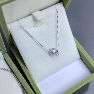 สร้อยคอจี้ไข่มุกแท้ 7-8 มม. น้ำทะเล ประดับเพชรทอง แสงออโรร่าสะท้อนเงา พร้อมตัวเรือนเงินและจี้ - Product Image 2