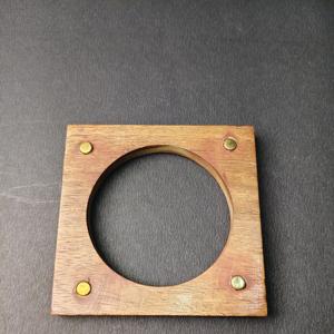 Brazalete Cuadrado de Madera Único con Incrustaciones de Latón – Pulsera Moderna de Madera Sostenible con Diseño Geométrico – Hecho a Mano, Minimalista - Product Image 2