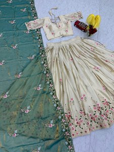 Ensemble Lehenga Choli en Chinon brodé floral avec Dupatta vert – Tenue traditionnelle indienne/pakistanaise pour mariage et Diwali – Vêtements pour femmes - Product Image 5