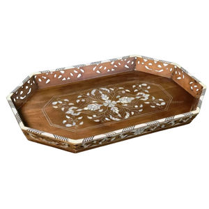 Bandeja de servir de madera de teca estilo marroquí antiguo, diseño tallado a mano, plato decorativo vintage para café con asas e incrustaciones de latón. - Product Image 2