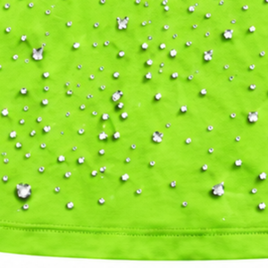 T-shirt unisexe vert néon orné de perles, élégant, à manches courtes, col rond, avec perles décoratives, pour un style décontracté. - Product Image 6