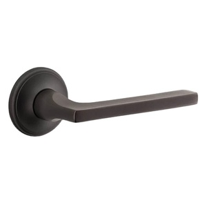 Poignée de porte moderne en acier couleur bronze pour la maison, personnalisable avec barre de confidentialité et serrure de porte intégrée - Product Image 1