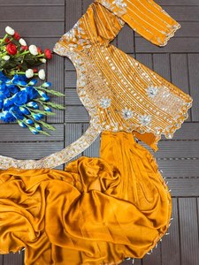 Conjunto de Lehenga Choli con Bordado de Moda, Blusa con Lentejuelas y Diseño Completamente Cosido, Talla Única para Bodas - Product Image 4