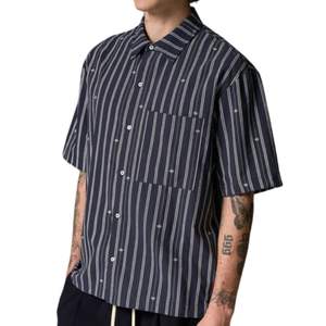 Camisa de Hombre con Rayas Verticales, Manga Corta, Cierre de Botones, Informal, Ligera, Tejida, para Verano, Suministro al por Mayor OEM - Product Image 4