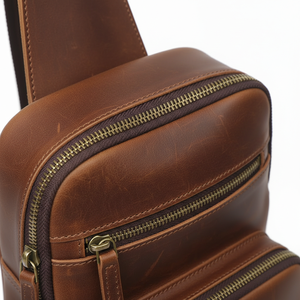 Sac de poitrine léger et personnalisable pour sports de plein air, sac bandoulière en cuir sur mesure avec logo, en vente - Product Image 5