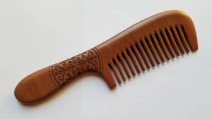 Peine de madera de sándalo marrón Natural Crafts, peine de dientes anchos personalizable, herramienta duradera para peinar el cabello, personalizado y de moda. - Product Image 2