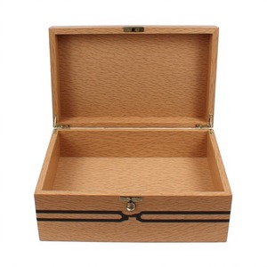 Estuche de Madera para Cigarros de Acabado Lujoso y Suave, Diseñado para un Atractivo Clásico con Construcción Duradera y Textura de Superficie Refinada - Product Image 1