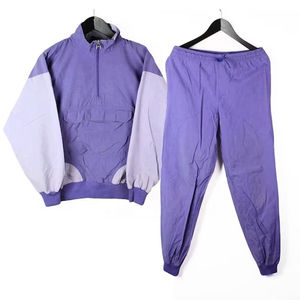 Ensemble coupe-vent léger et tendance pour femme, survêtement décontracté en nylon, veste et pantalon amples pour le streetwear, vente en gros de survêtements - Product Image 1