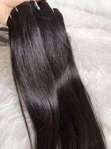 Extensiones de Cabello Humano Remy Indio Negro Natural, Suaves y Onduladas, de Una Sola Capa, con Doble Trama a Máquina, para Uso Profesional en Tejidos - Product Image 4