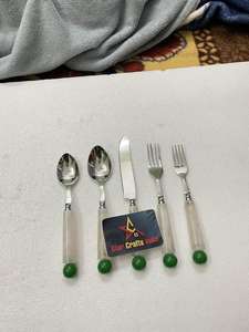 Ensemble de couverts en acier inoxydable avec cuillère, couteau et fourchette, 5 pièces, manche en résine, parfait pour la cuisine et la table - Product Image 3