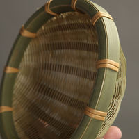 Panier en bambou rustique de taille réduite Mini panier de stockage de nourriture tissé à la main Organisateur d'artisanat pour l'espace domestique, décoration de cuisine