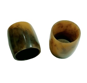 Anneau de serviette en résine design pour comptoir de cuisine Anneaux de serviette en résine pour décoration de table de mariage - Product Image 1