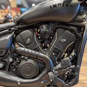 Offre de vente au détail pour NOUVELLES motos cruiser de taille moyenne, 999 cm³, refroidies par liquide, V-Twin, boîte de vitesses manuelle à 5 rapports - Product Image 4