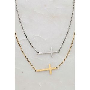 Collana con Croce Kayla, Bracciale alla Moda con Elegante Design a Croce - Product Image 4