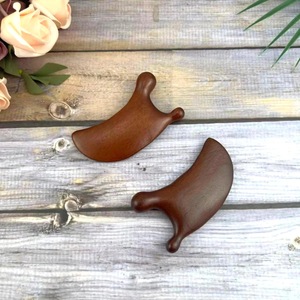 Masseur facial Gua Sha en bois rustique écologique avec artisanat en bois d'acacia massif pour la relaxation musculaire - Cadeau du Nouvel An - Product Image 4