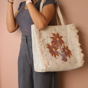Grand sac fourre-tout bohème pour femme, sac à bandoulière indien fait main avec perles et fermeture éclair, idéal pour le shopping, par Whimsy Art Craft - Product Image 1