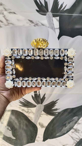 กระเป๋าคลัทช์เรซิ่นสีดำและสีงาช้างมุก ดีไซน์เฉพาะตัว ทำมือ แฟชั่น ทันสมัย ลายเรขาคณิต โดย มัลติคราฟท์ - Product Image 2