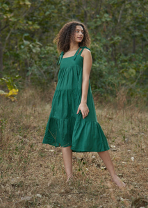 Robe midi évasée verte pour femme, bretelles, broderie, à volants, motif uni, impression numérique, saison d'automne - Product Image 2