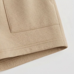 Ensemble sweat à capuche 2 pièces pour femme avec feuilles brodées, couleur unie, coupe décontractée, short au-dessus du genou - Product Image 6