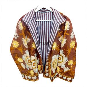 เสื้อแจ็คเก็ตผ้าคอร์ดูรอยปักลายดอกไม้สุดหรูสำหรับฤดูใบไม้ร่วงและฤดูหนาว ทรงปกติ คอจีน แขนยาว ติดกระดุม - Product Image 1