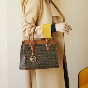 Bolso Tote de Lujo en Cuero PU para Mujer, Marca de Diseñador Famoso, Bolsos de Hombro Cruzados, Estilo Clásico Vintage con Decoración de Letras - Product Image 5