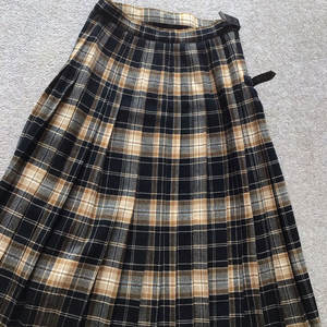 กระโปรงผ้าขนสัตว์สำหรับผู้หญิง ไซส์ 14 ลายสก็อตธอมสัน คาเมล ทาร์ทัน กระโปรงสตรีแบบดั้งเดิม - Product Image 3