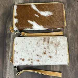 กระเป๋าสตางค์หนังวัวแท้ RFID หรูหราสำหรับผู้หญิง ขายส่งจากโรงงาน พร้อมซิปใส่บัตรแบบกำหนดเอง กระเป๋าถือแบบคลัทช์พร้อมสายคล้องข้อมือ - Product Image 4