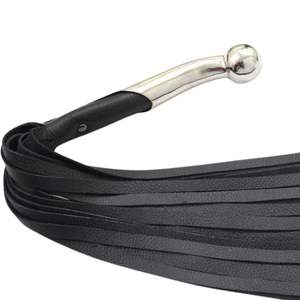 Flogger de Cuero Premium con Hebilla de Acero y 3.5cm de Ancho para Juegos de Impacto BDSM con Caídas Largas y Suaves y Detección de Agujas - Product Image 2