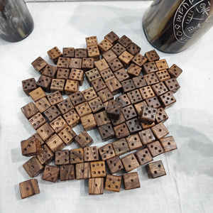 Dés en bois poli de qualité supérieure, vente en gros d'usine, dés de jeu de société avec points, dés de table, dés de jeu de société, dés de jeu en bois - Product Image 6