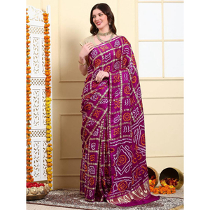 Sari Ghatchola de Seda Gajji Morado con Estampado Bandhani, Sin Arrugas, Traje Tradicional Indio para Novias, para Bodas y Fiestas - Product Image 1