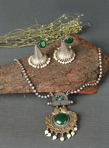 Ensemble collier et boucles d'oreilles en laiton onyx argenté oxydé bicolore |   Bijoux ethniques indiens bohèmes pour fiançailles et mariage - Product Image 3