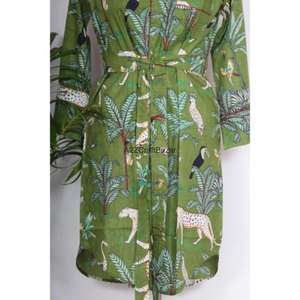 เสื้อเชิ้ตมิดิพิมพ์ลายดอกไม้ คอวี แขนสามส่วน ผ้าฝ้ายแท้ 100% พิมพ์ลายด้วยมือ สวมใส่สบายในฤดูร้อน เป็นมิตรต่อสิ่งแวดล้อม ระบายอากาศได้ดี สำหรับผู้หญิง - Product Image 6