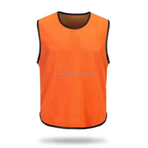 Hauts de football réversibles double face personnalisés de haute qualité équipement d'entraînement le plus vendu pour les joueurs de football gilet en maille de sport - Product Image 2