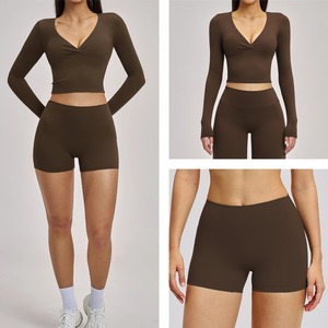 Ensemble de yoga pour femmes à manches longues et col en V, 2 pièces, short taille haute, spandex/nylon, respirant, léger, anti-transpiration, séchage rapide - Product Image 5