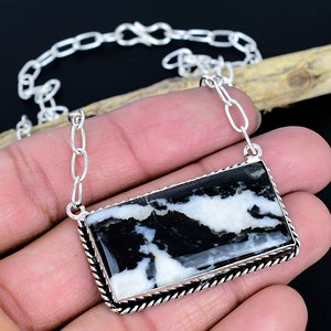 Collar con Colgante de Piedra de Jaspe Búfalo Blanco, Chapado en Plata, Hecho a Mano, Estilo Vintage Cristiano Unisex - Product Image 2