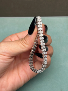 สร้อยข้อมือเพชรทรงรีเงินแท้ 925 รับรองโดย IGI เครื่องประดับแต่งงานสุดคลาสสิก - Product Image 4