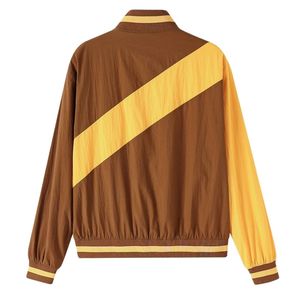Veste coupe-vent à fermeture éclair intégrale Iota Phi Theta Marron Doré, Vêtement grec de fraternité, Légère et au coupe élégant - Product Image 2